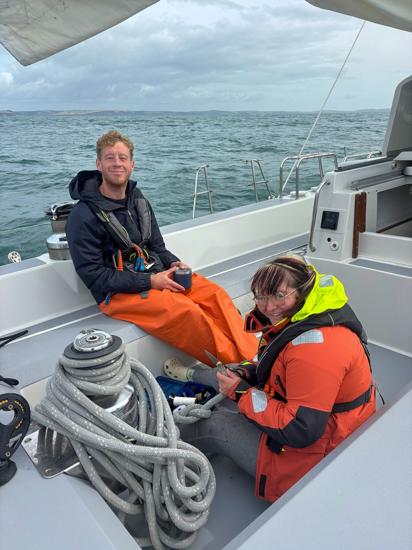 Knots and whips — essential skills for every sailor ⚓️
Our crew takes pride in passing down traditional seamanship techniques, one rope at a time. 
Ready to adventure and expand? Join us! 
panexplore.com 
#Panexplore #seadragon  #SailingAdventure #uksailing #sailinglife #ropework #sailingstagram